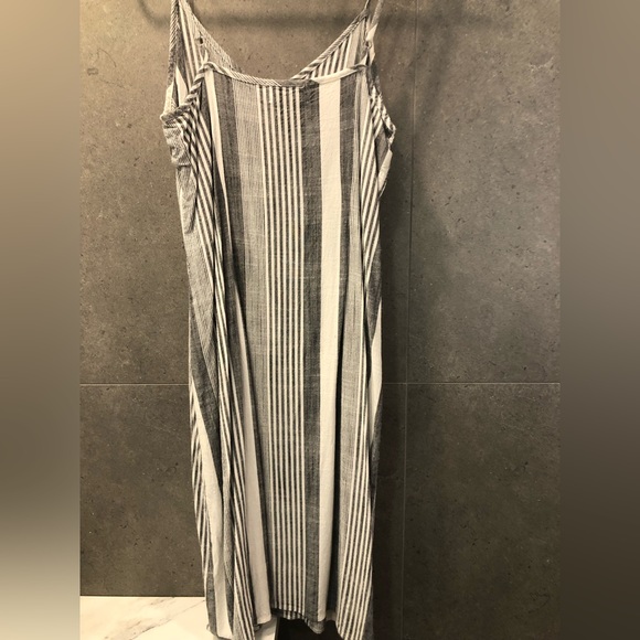 Sam & Lavi stripped dress - Picture 2 of 4